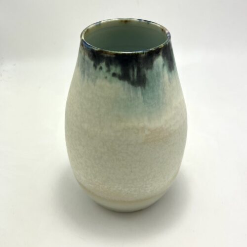 Porcelain vase with cobalt oxide